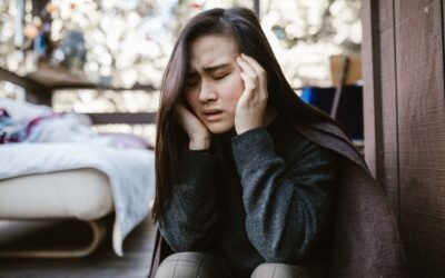 Neck Pain That Won’t Go Away: Causes, Warning Signs and When to See a Chiropractor | Elite Spine Centres